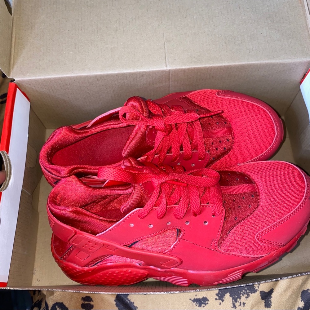 NIKE “Nike Huarache Run (GS)”
